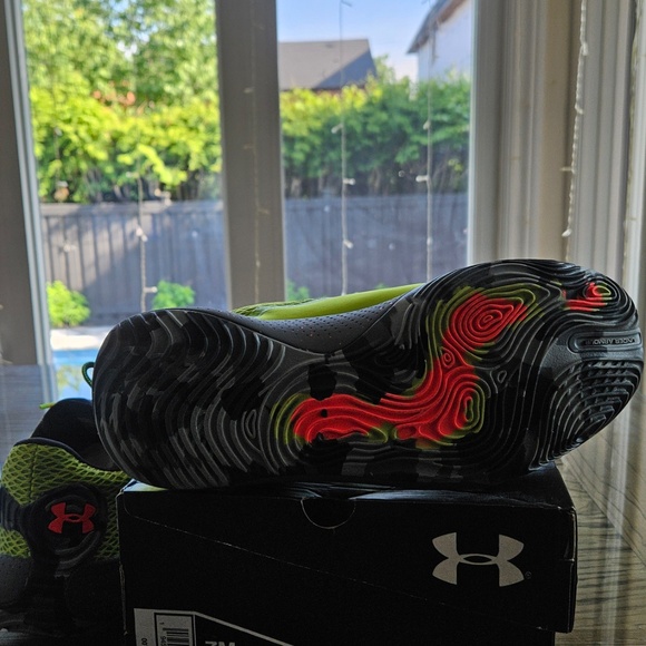 Under Armour Athletic Shoes - Picture 5 of 5